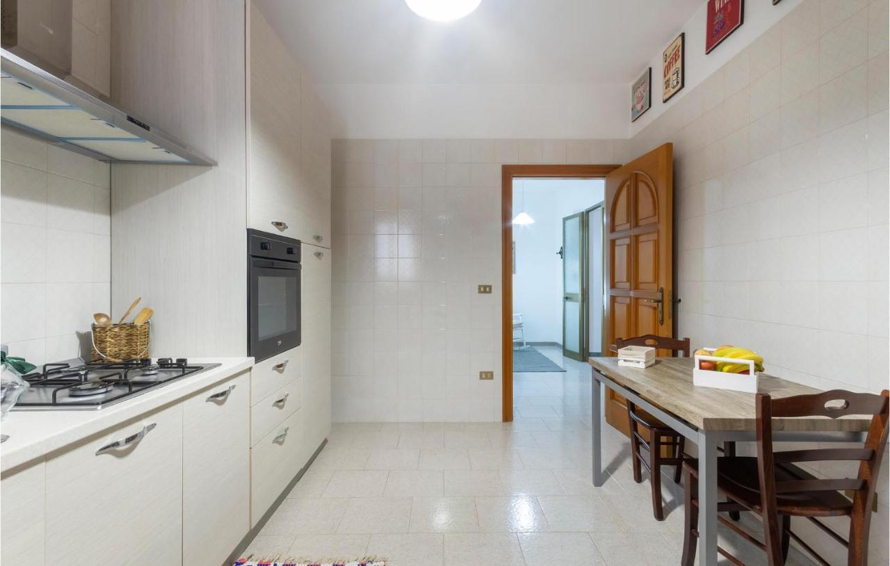 Lovely Apartment In Carovigno With Kitchen المظهر الخارجي الصورة